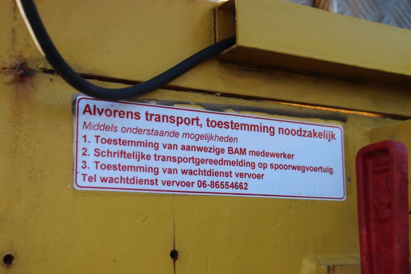 BAM Stopmachine met het fabrieksnummer 1214 en het UIC-nummer 99 84 942 8 702-7.